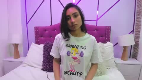 Snapshot of ximena_vasquez8 chatting on February 4, 2025, 6:04 am Xime  online show from February 4, 2025, 6:04 am