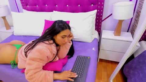 Snapshot of ximena_vasquez8 chatting on March 7, 2025, 8:56 am Xime  online show from March 7, 2025, 8:56 am