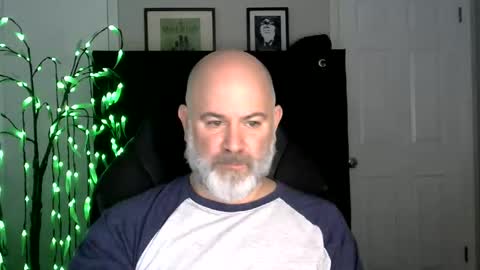 Snapshot of xjohnniex77 chatting on December 15, 2025, 9:19 pm MrSlowBurn77 online show from December 15, 2025, 9:19 pm