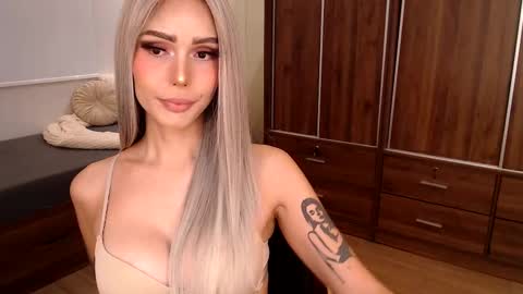 Natasha Rodriquez online show from March 4, 2025, 11:40 am