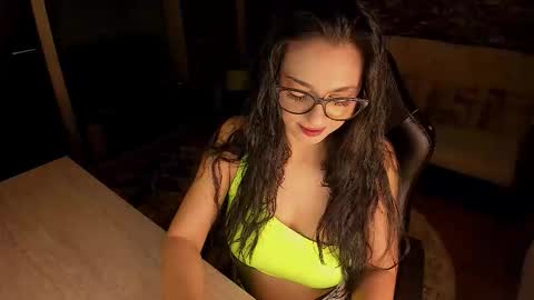 Lara online show from February 19, 2026, 9:55 pm