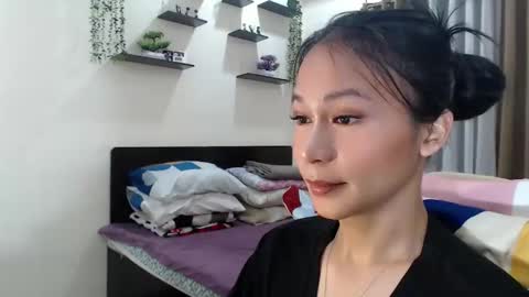 Snapshot of xlovely_destinyx chatting on May 23, 2026, 8:18 am Alice online show from May 23, 2026, 8:18 am