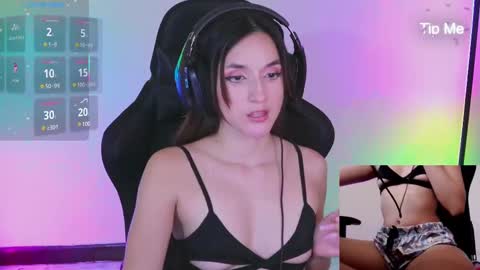 Snapshot of xmialozanoxx chatting on January 22, 2025, 7:14 am MiaLozano online show from January 22, 2025, 7:14 am