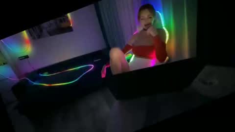 XMollyLoveX online show from April 16, 2026, 7:25 pm