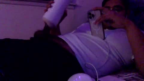 Snapshot of xob3n chatting on February 14, 2025, 4:04 am Alejandro FullMoon online show from February 14, 2025, 4:04 am