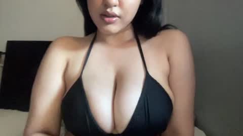 xoliya online show from May 26, 2026, 4:03 pm