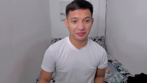 xsebastian19 online show from February 12, 2025, 7:13 pm