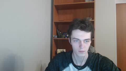 traqqq online show from November 1, 2025, 9:39 pm