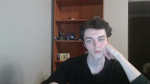 traqqq online show from November 21, 2025, 7:56 pm