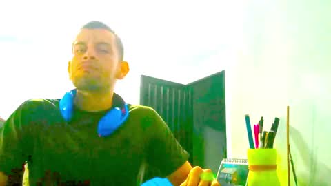 Snapshot of xuyeeg chatting on February 10, 2025, 4:19 am xuyeeg online show from February 10, 2025, 4:19 am