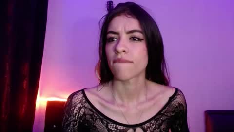 Snapshot of xx_johnson_xx chatting on September 24, 2025, 9:01 am VALE online show from September 24, 2025, 9:01 am