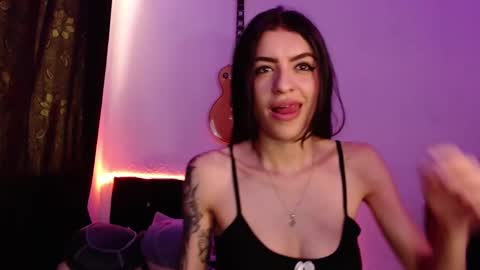 Snapshot of xx_johnson_xx chatting on October 3, 2025, 4:37 pm VALE online show from October 3, 2025, 4:37 pm