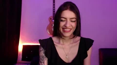 Snapshot of xx_johnson_xx chatting on October 11, 2025, 8:13 am VALE online show from October 11, 2025, 8:13 am