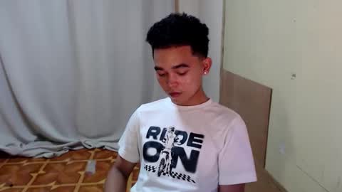 xxasiankurt online show from November 5, 2025, 4:40 pm