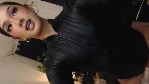 Sophie online show from October 23, 2025, 6:28 pm