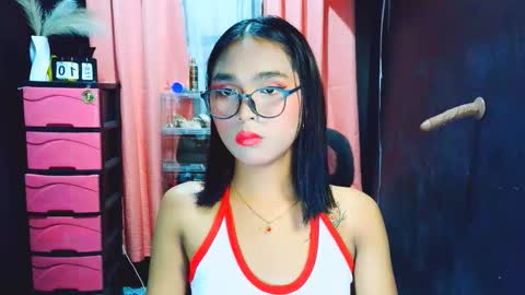 xxirene online show from February 12, 2026, 10:43 am