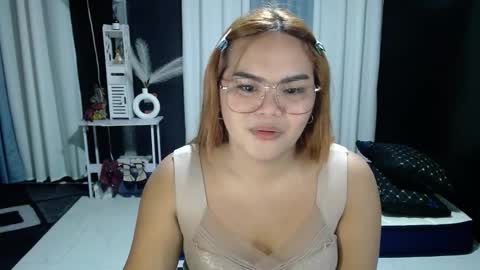 Kylie Smith online show from December 17, 2025, 11:27 am