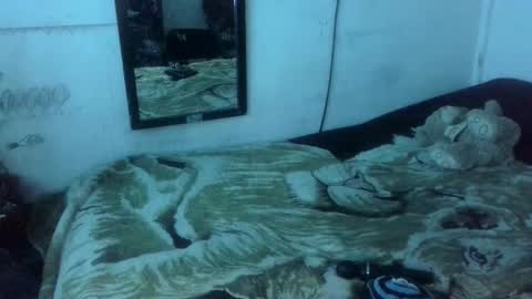   LILI  online show from October 28, 2025, 8:55 pm