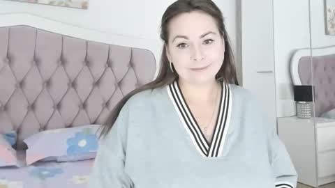 Elvira online show from April 12, 2026, 3:44 am