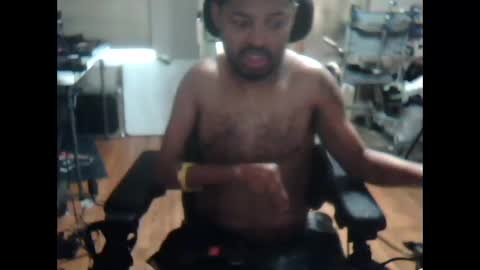 xxxonwheelz online show from September 12, 2025, 6:19 pm