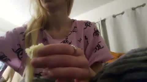 anothabunbun online show from March 7, 2025, 3:29 am