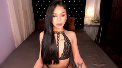 y0unggoddess69xxx online show from June 24, 2026, 6:40 pm