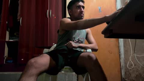 Snapshot of y0ungwithbrowndick chatting on December 26, 2024, 5:26 am BROWN DICK online show from December 26, 2024, 5:26 am