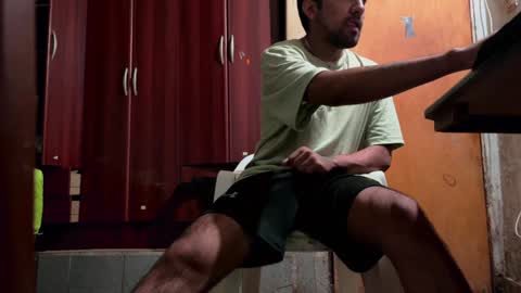 Snapshot of y0ungwithbrowndick chatting on January 12, 2025, 10:12 am BROWN DICK online show from January 12, 2025, 10:12 am