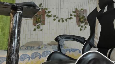 yacksson_lawrence online show from February 3, 2025, 3:31 am