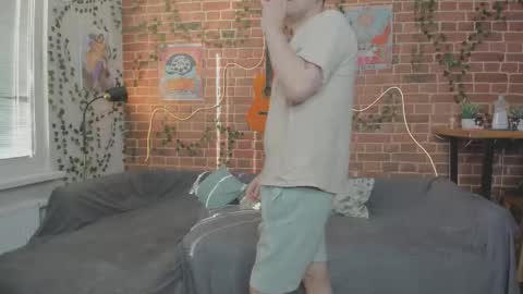 Snapshot of yami_yami_yami chatting on October 1, 2025, 12:33 pm Mia and Andry online show from October 1, 2025, 12:33 pm