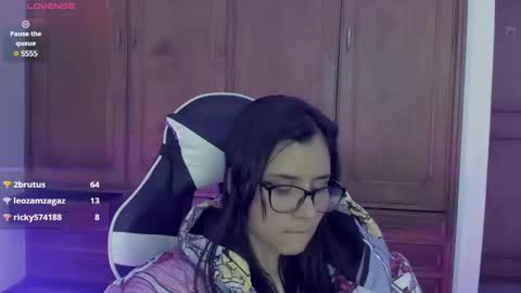 yan_nyan online show from December 12, 2024, 3:54 am