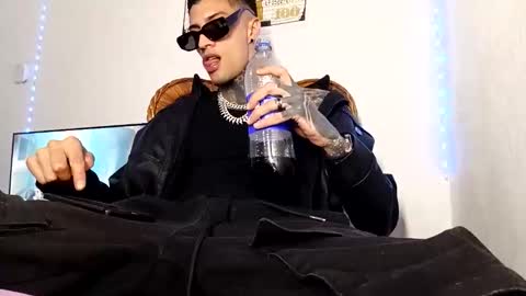 Yan online show from February 17, 2026, 4:31 am