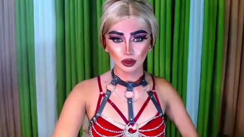 miss yasii online show from September 14, 2025, 3:44 pm