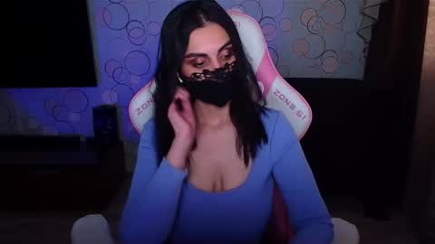 Snapshot of yasmina___ chatting on February 14, 2026, 9:28 am yasmina online show from February 14, 2026, 9:28 am