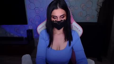 Snapshot of yasmina___ chatting on February 16, 2026, 7:26 am yasmina online show from February 16, 2026, 7:26 am