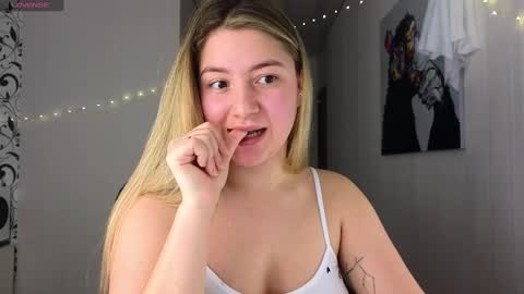 Yasyaa  online show from January 15, 2025, 10:13 pm