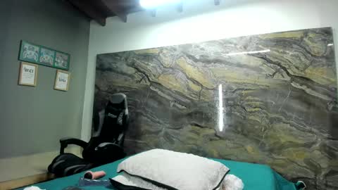 Snapshot of yaya____ chatting on February 19, 2025, 10:12 am yaya____ online show from February 19, 2025, 10:12 am