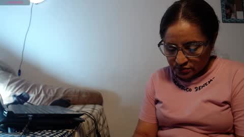 Snapshot of yaya____ chatting on February 20, 2026, 10:21 pm yaya____ online show from February 20, 2026, 10:21 pm