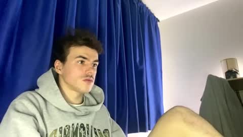 yayay333 online show from April 9, 2026, 9:42 pm