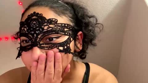 yazzydeleon online show from October 27, 2025, 7:01 am