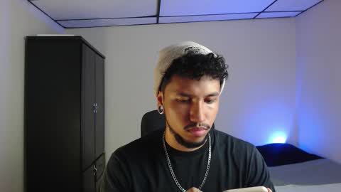 yeff online show from November 2, 2025, 1:19 am