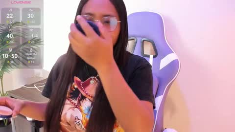 yeika_foxy online show from March 7, 2025, 10:56 am