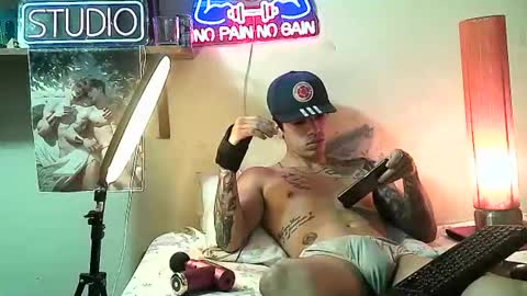 yeisoncastellanos1999 online show from February 17, 2026, 9:10 pm