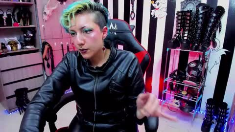 Snapshot of yelena_bondaje chatting on February 19, 2025, 9:36 pm Yelena online show from February 19, 2025, 9:36 pm