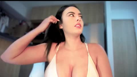 yenifer016 online show from October 23, 2025, 12:32 am