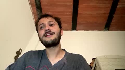 Snapshot of yerito_ chatting on November 19, 2025, 8:42 pm Yero online show from November 19, 2025, 8:42 pm