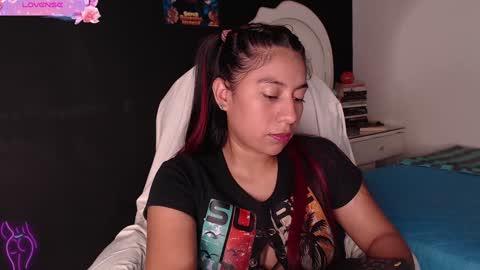 Yesi online show from February 4, 2025, 5:45 pm