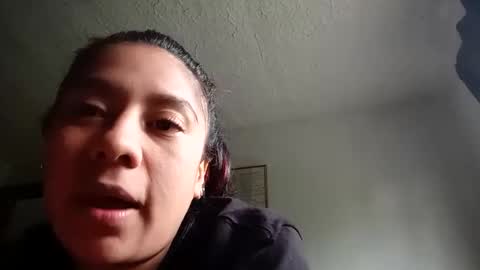 Yesi online show from March 4, 2025, 7:54 pm