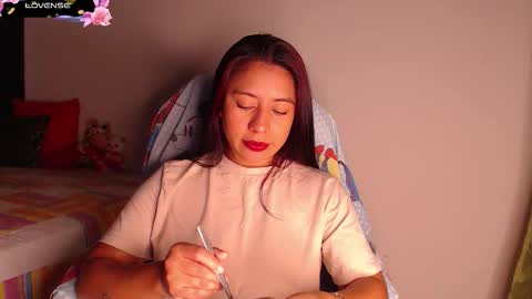 Yesi online show from September 18, 2025, 3:25 pm