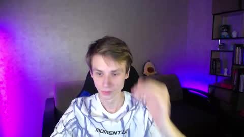 Snapshot of yes_cute_boy_ chatting on October 20, 2025, 11:27 pm Eden online show from October 20, 2025, 11:27 pm